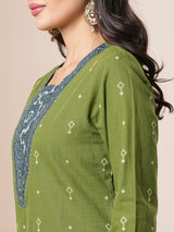 V-neck green dobby butti straight kurta suit set with floral dabu print yoke highlighted with handwork.