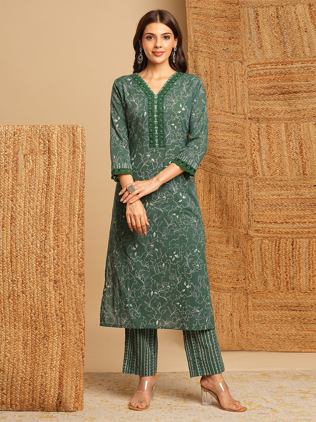 Straight fit kurta with lace around neck and sleeve paired with solid bottom and block printed dupatta