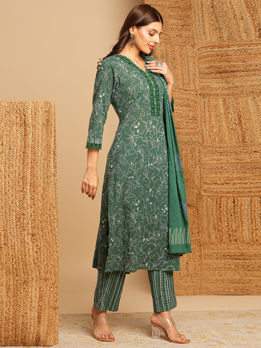 Straight fit kurta with lace around neck and sleeve paired with solid bottom and block printed dupatta