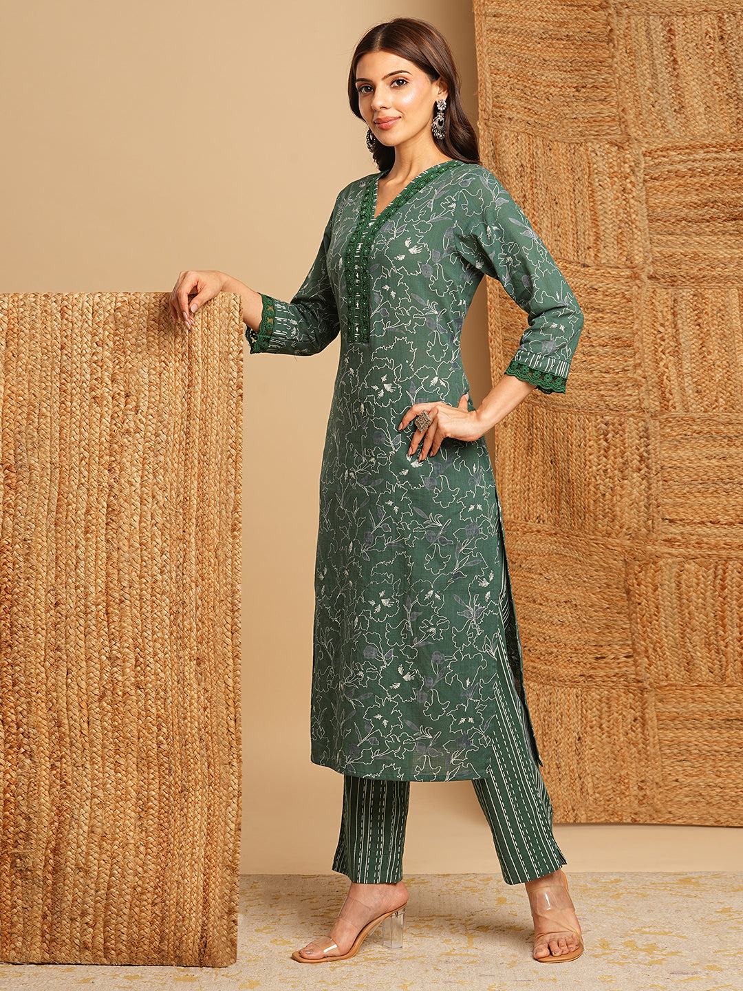 Straight fit kurta with lace around neck and sleeve paired with solid bottom and block printed dupatta