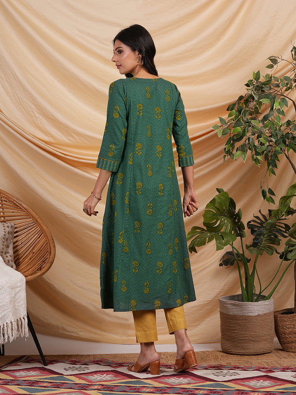 A line jacquard kurta with blend of two different prints with shoulder princess line.