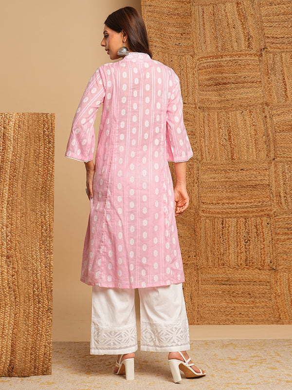 Flared kurta in woven cotton fabric with with gathering and hand embroidery.