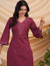 Straight kurta with minimal computer embroidery enhanced with mirror.