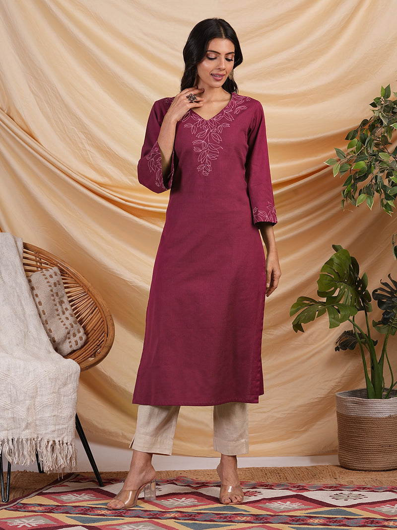 Straight kurta with minimal computer embroidery enhanced with mirror.