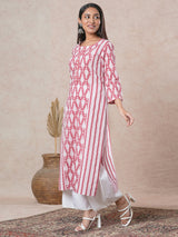 Staright mix-n-match printed cotton kurta with shell button detailing's on placket.