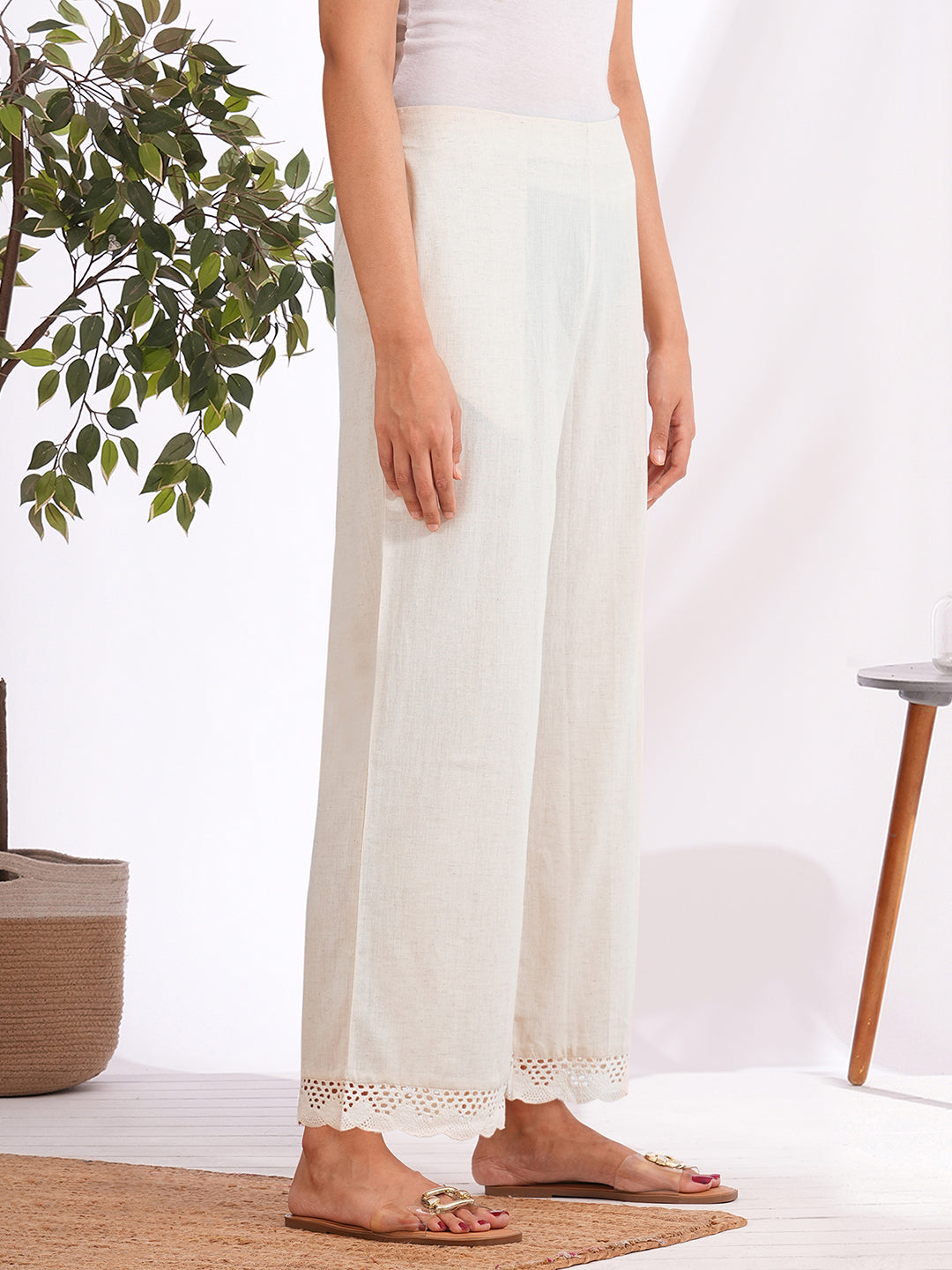 Straight palazzo with crochet lace at the hem (Off White)