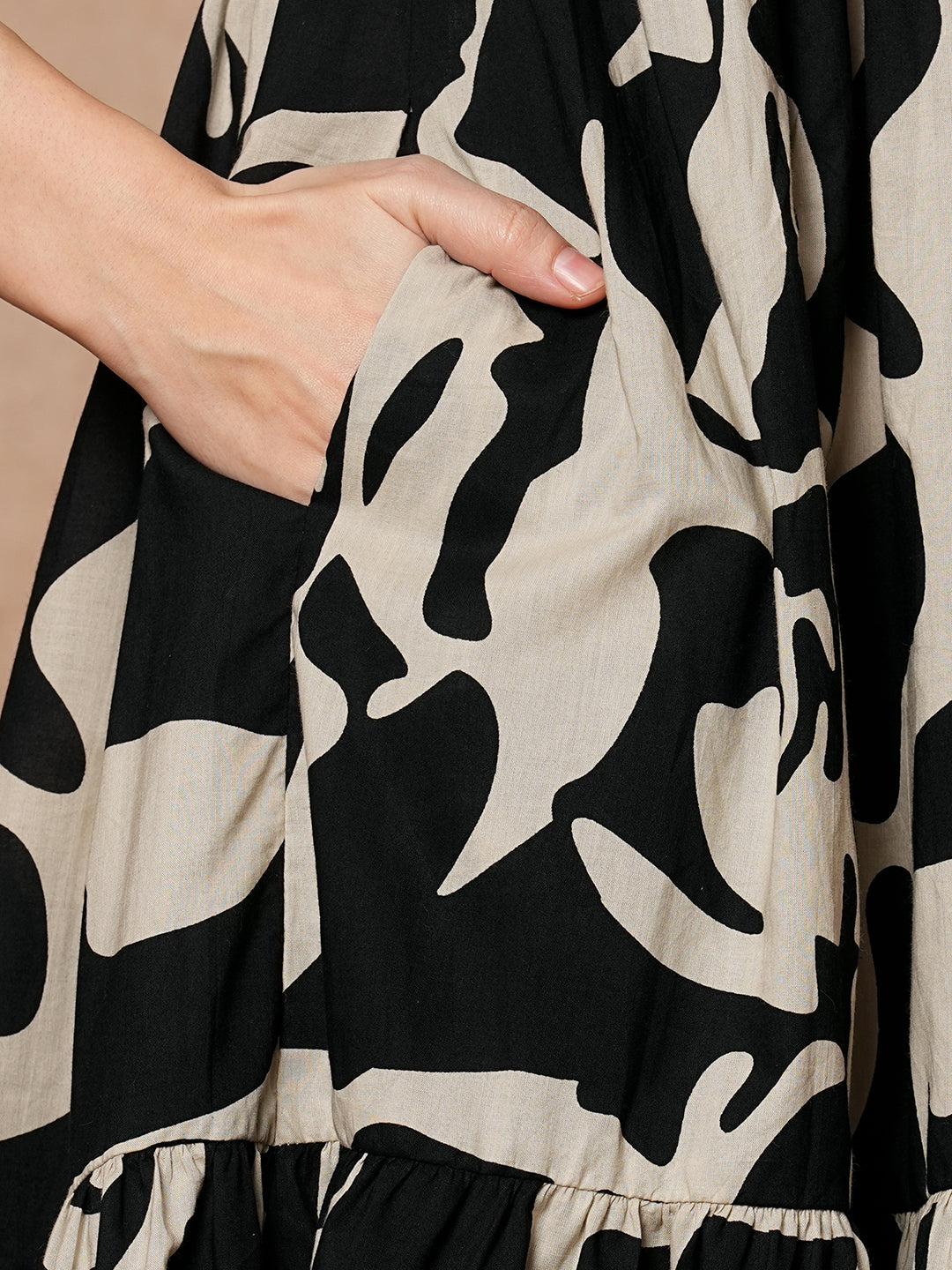 Printed cotton dress with gathering and pocket