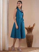Fit and flared sleeveless dress with notch collar, centre placket with waist tie-up