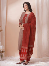 The kurta suit set features a machine embroidered and trim detail.