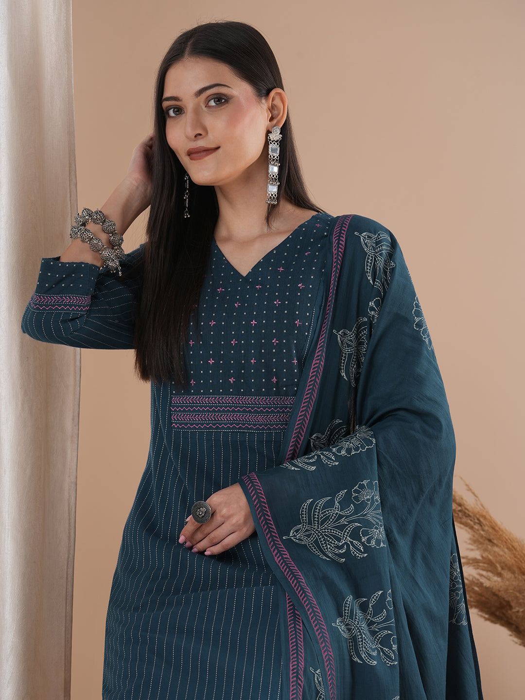 Blue dobby kurta set featuring highlights of contrasting colour embroidery & self bottom