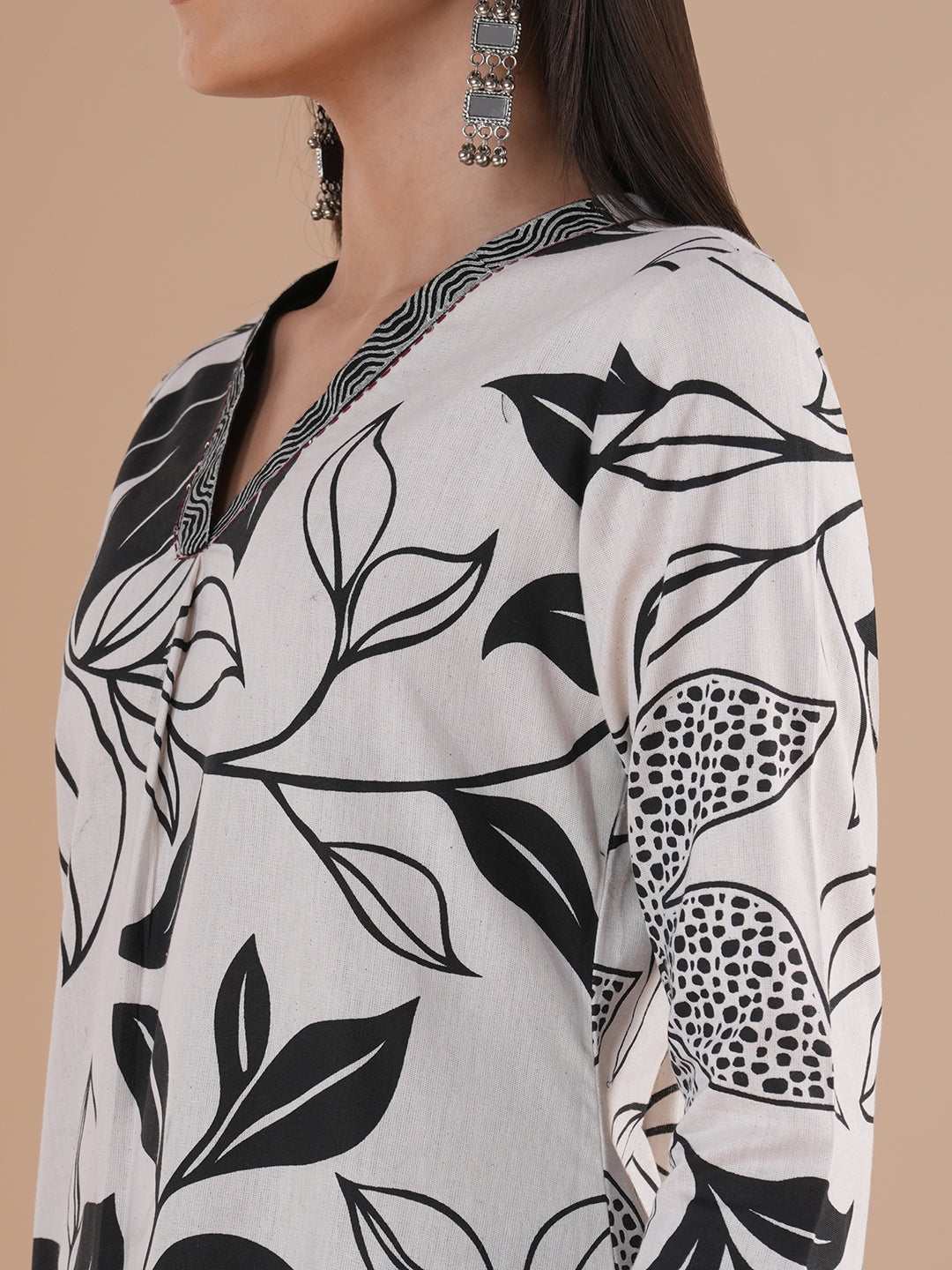 Pocketed cotton flex kurta with hand block print and handwork