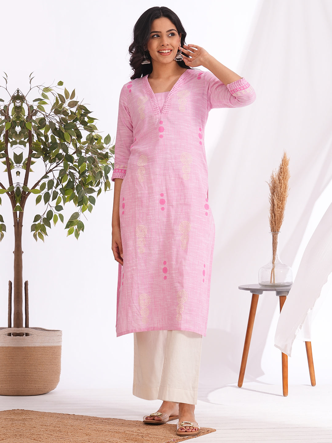 Straight fit cotton slurb kurta with fabric manipulation and hand block print