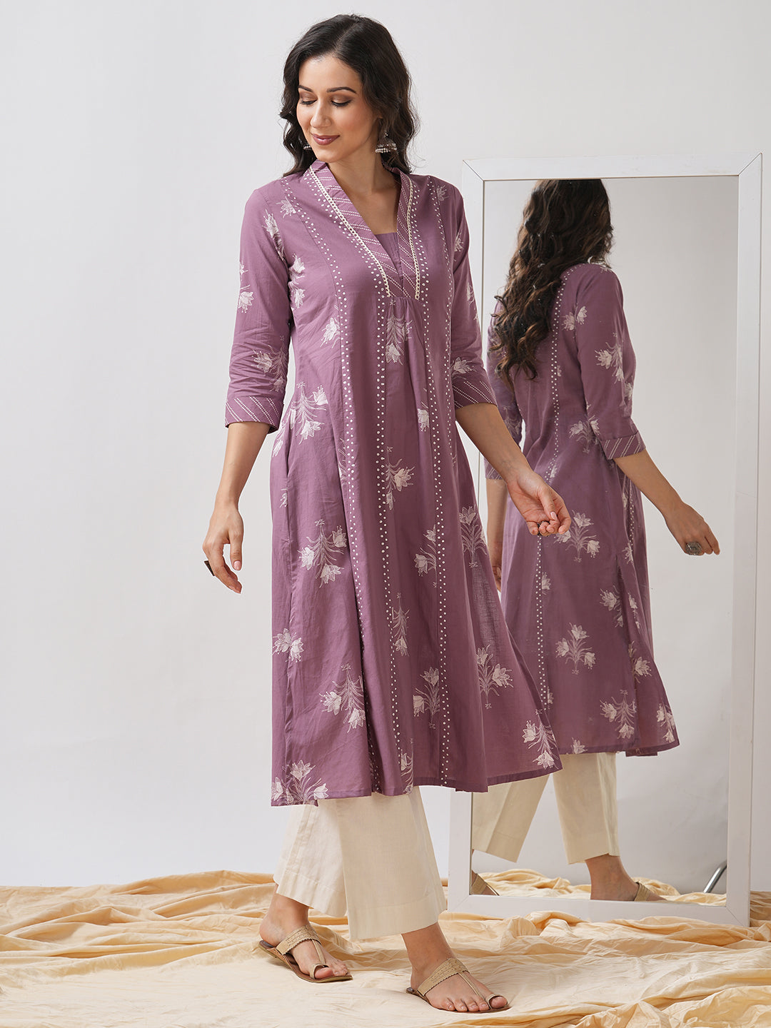 Women's Printed A-Line Kurta with V-Neck & 3/4th Sleeves.