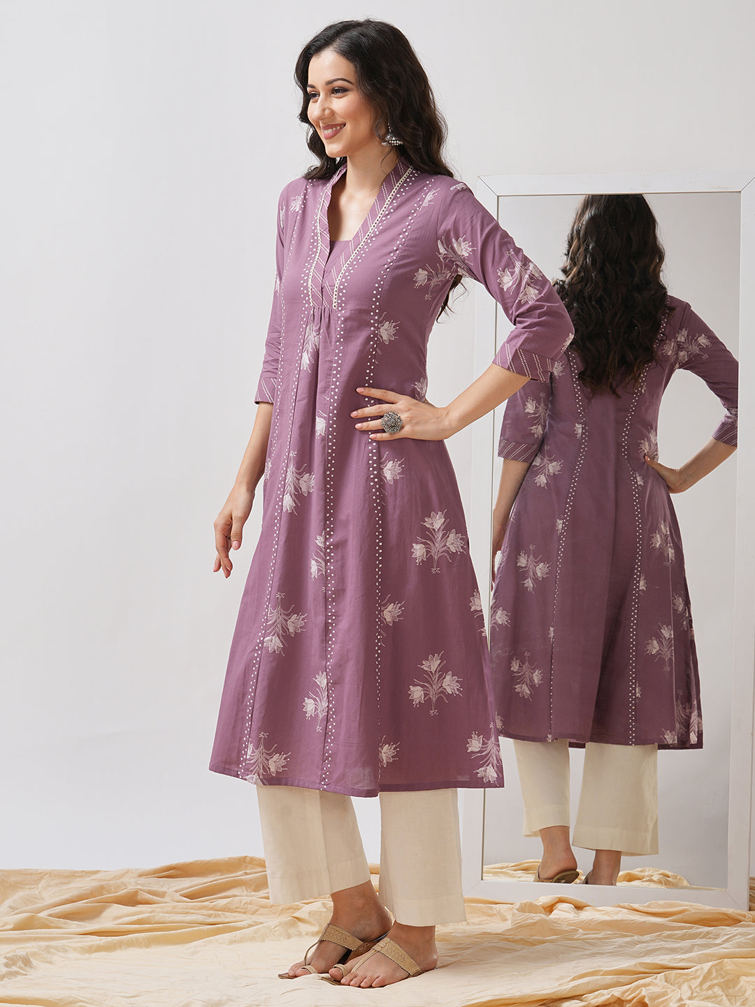 Women's Printed A-Line Kurta with V-Neck & 3/4th Sleeves.