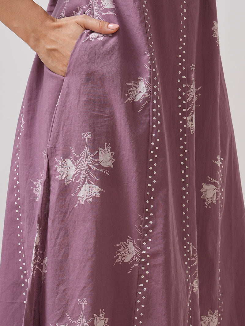 Women's Printed A-Line Kurta with V-Neck & 3/4th Sleeves.