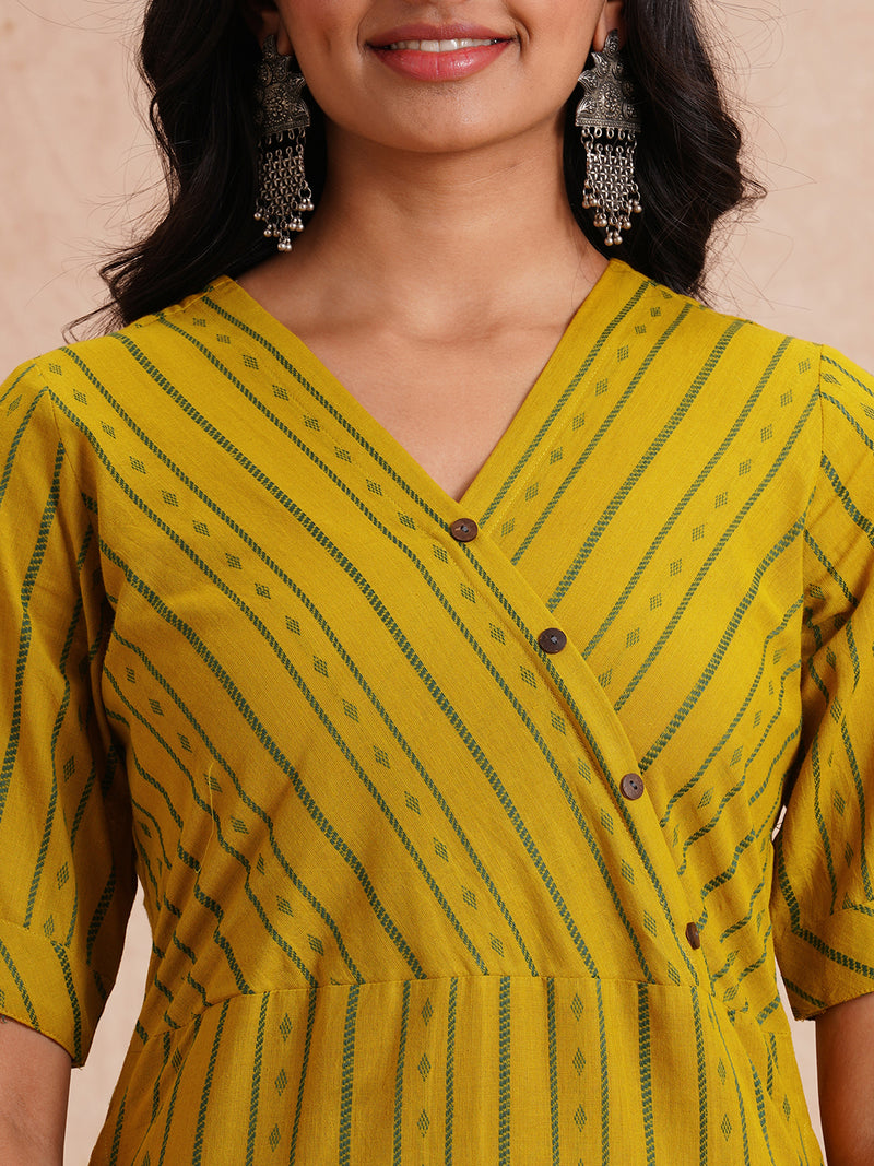 Straight fit kurta set with half sleeves and button detailing paired with plain palazzo.