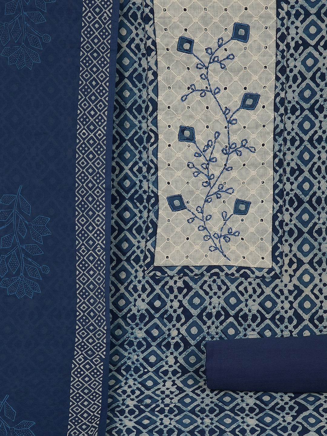 3-piece printed suit set featuring a mix-and-match design with applique highlights and mulmul dupatta.