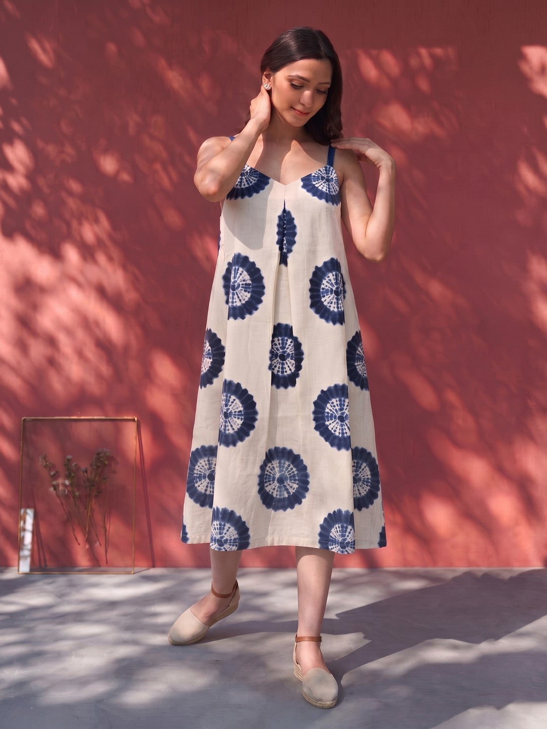 JOYLAND-Soft cotton A-line dress with indigo tie-dye prints and easy silhouette.
