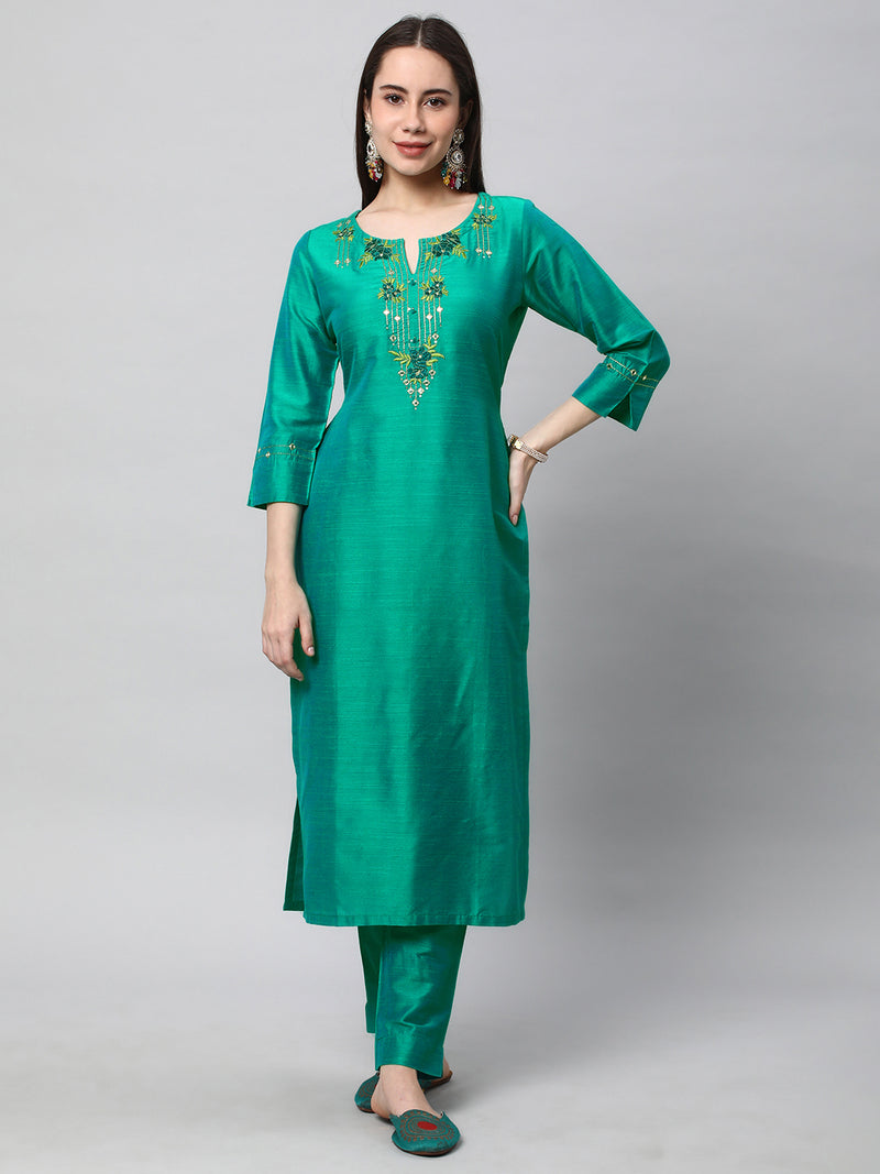 VAMA - Elegant straight cut kurta with embroidery