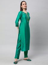 VAMA - Elegant straight cut kurta with embroidery