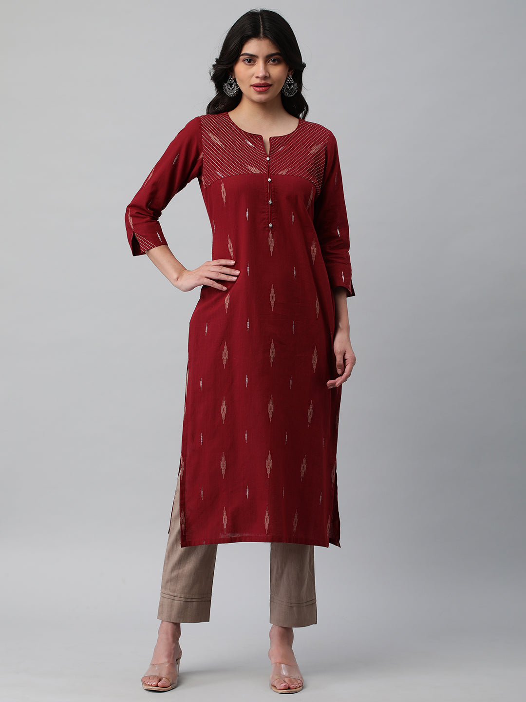 Straight cotton kurta with metal buttons and couching line details