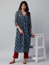 Printed cotton kurta with gathering on the empire line.