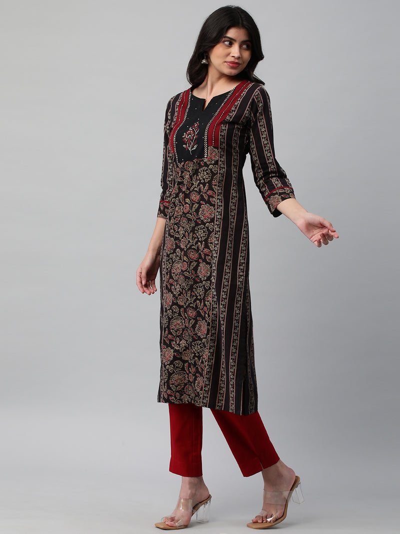 Straight paneled kurta with bloc print & sequin handwork.