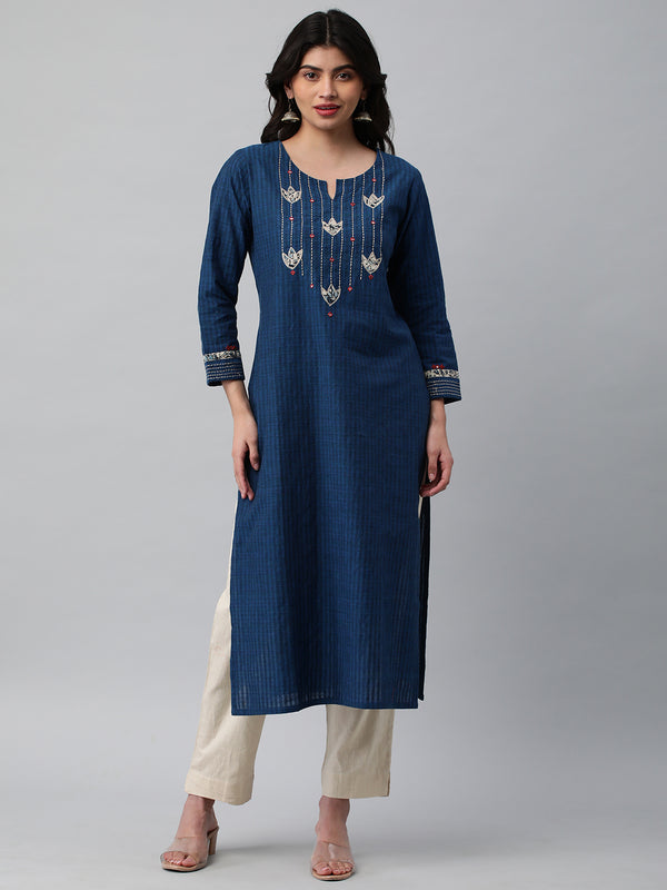 Straight cotton kurta featuring with kalamkari applique work.