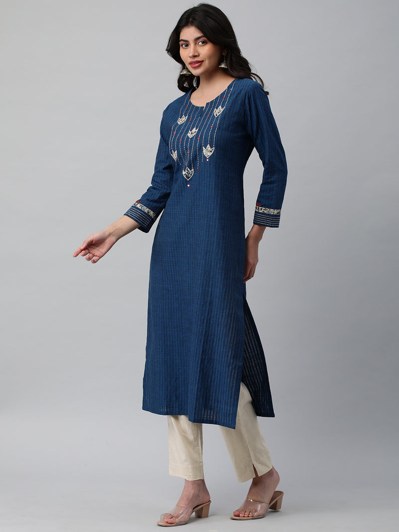 Straight cotton kurta featuring with kalamkari applique work.