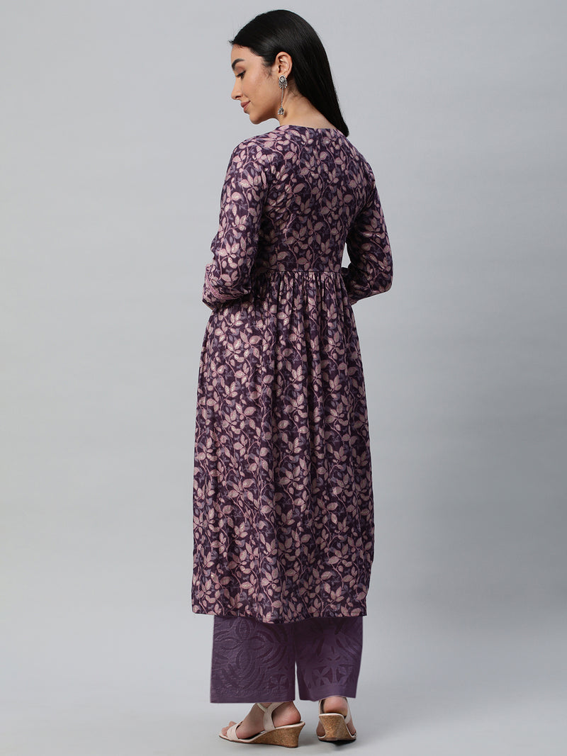 VAMA - V-neck kurta with gathers at empire line along with the lace detail.