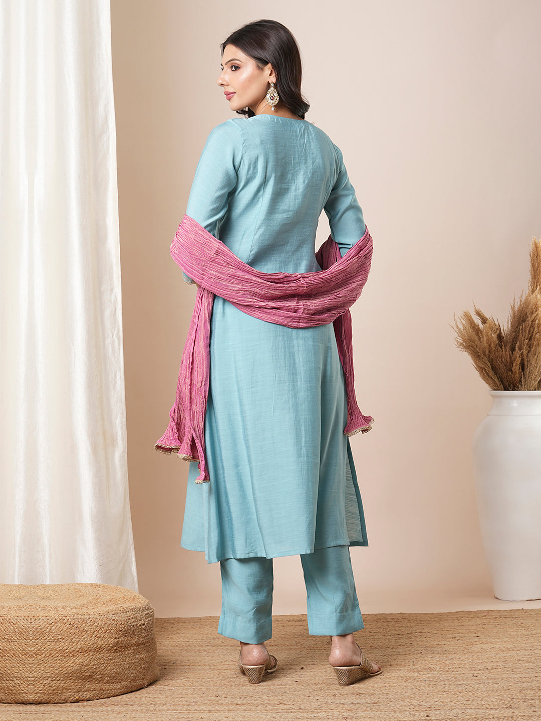Party Edit- Embroidered straight fit silk blend kurta paired with lined pants and crushed dupatta