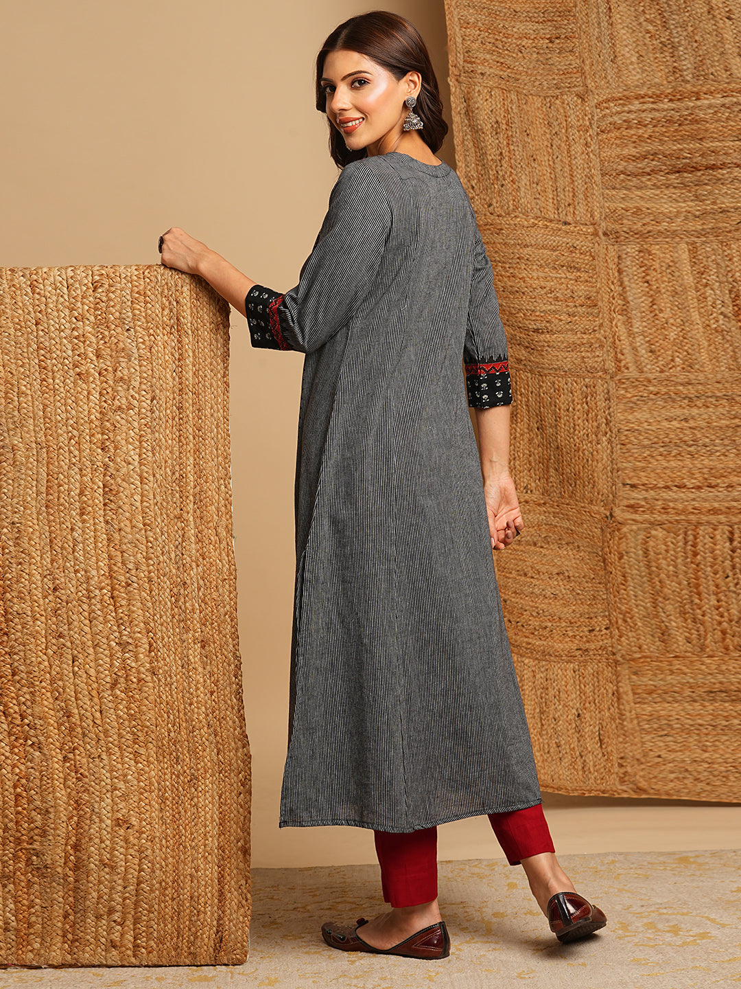 Plus Size A-Line kurta highlighted with the Contrast color hand mirrors.
