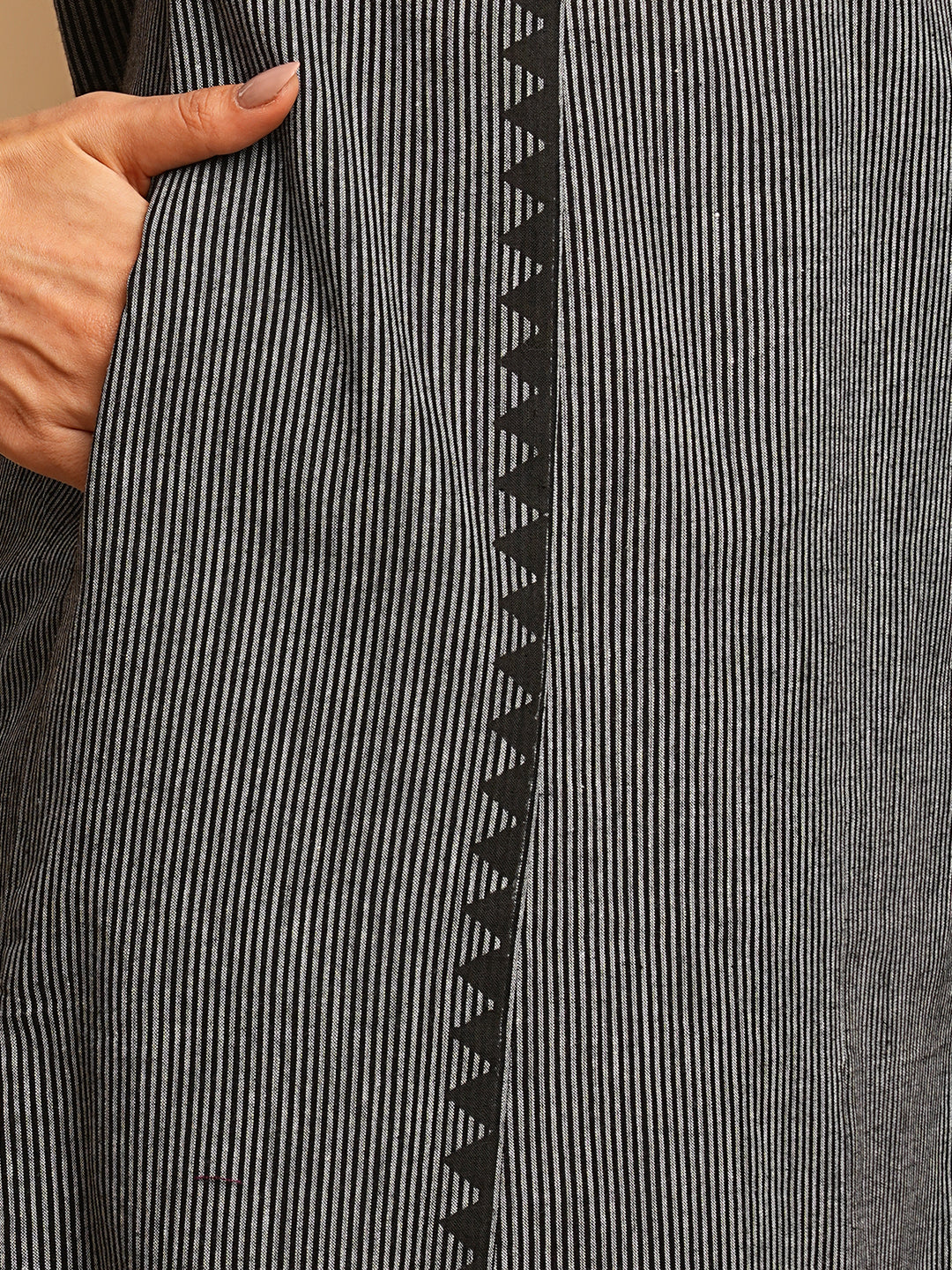 Plus Size A-Line kurta highlighted with the Contrast color hand mirrors.