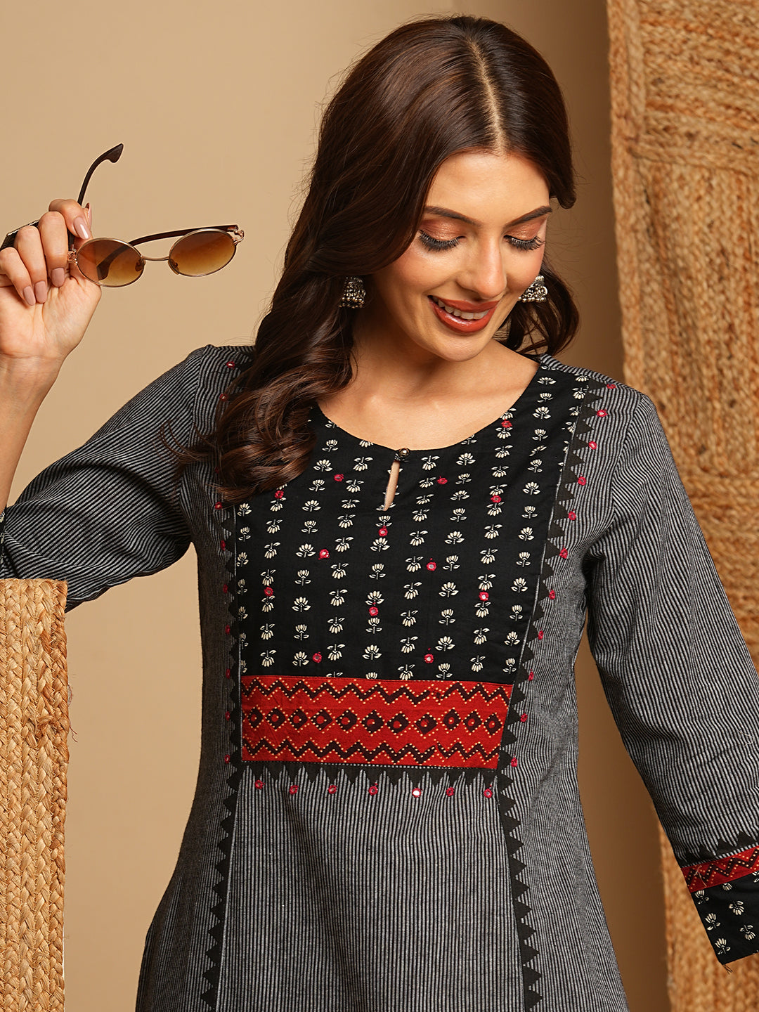 Plus Size A-Line kurta highlighted with the Contrast color hand mirrors.