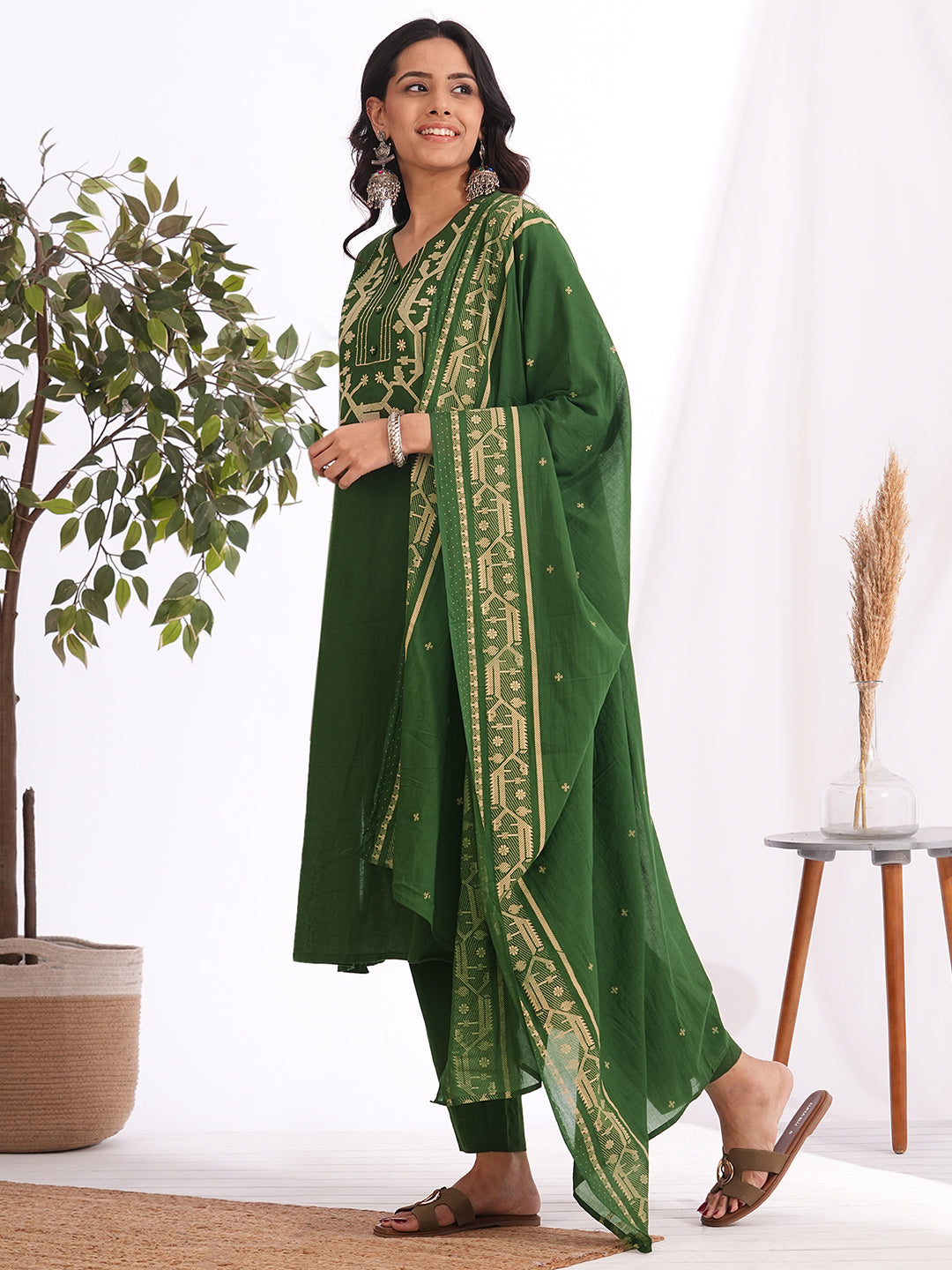 3-piece a-line embroidered suit set with matching straight pants, and a coordinating dupatta.(Green)