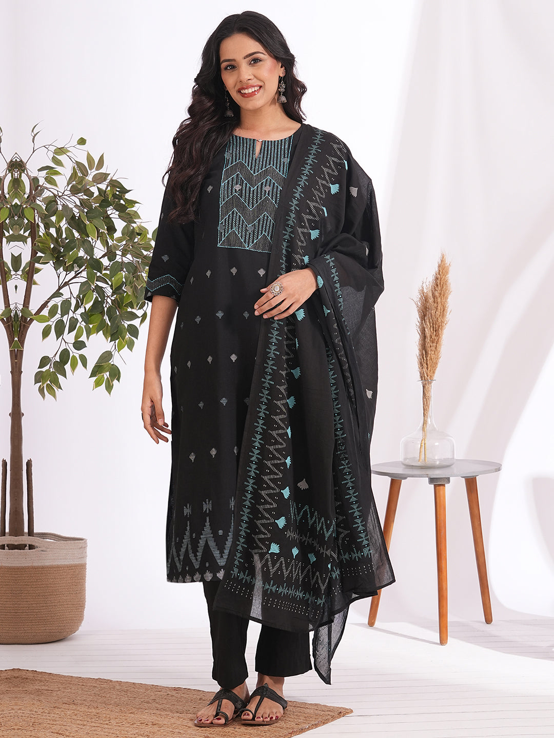 3-piece jamdani suit set is paired with machine embroidered kurta, plain bottom and printed dupatta.