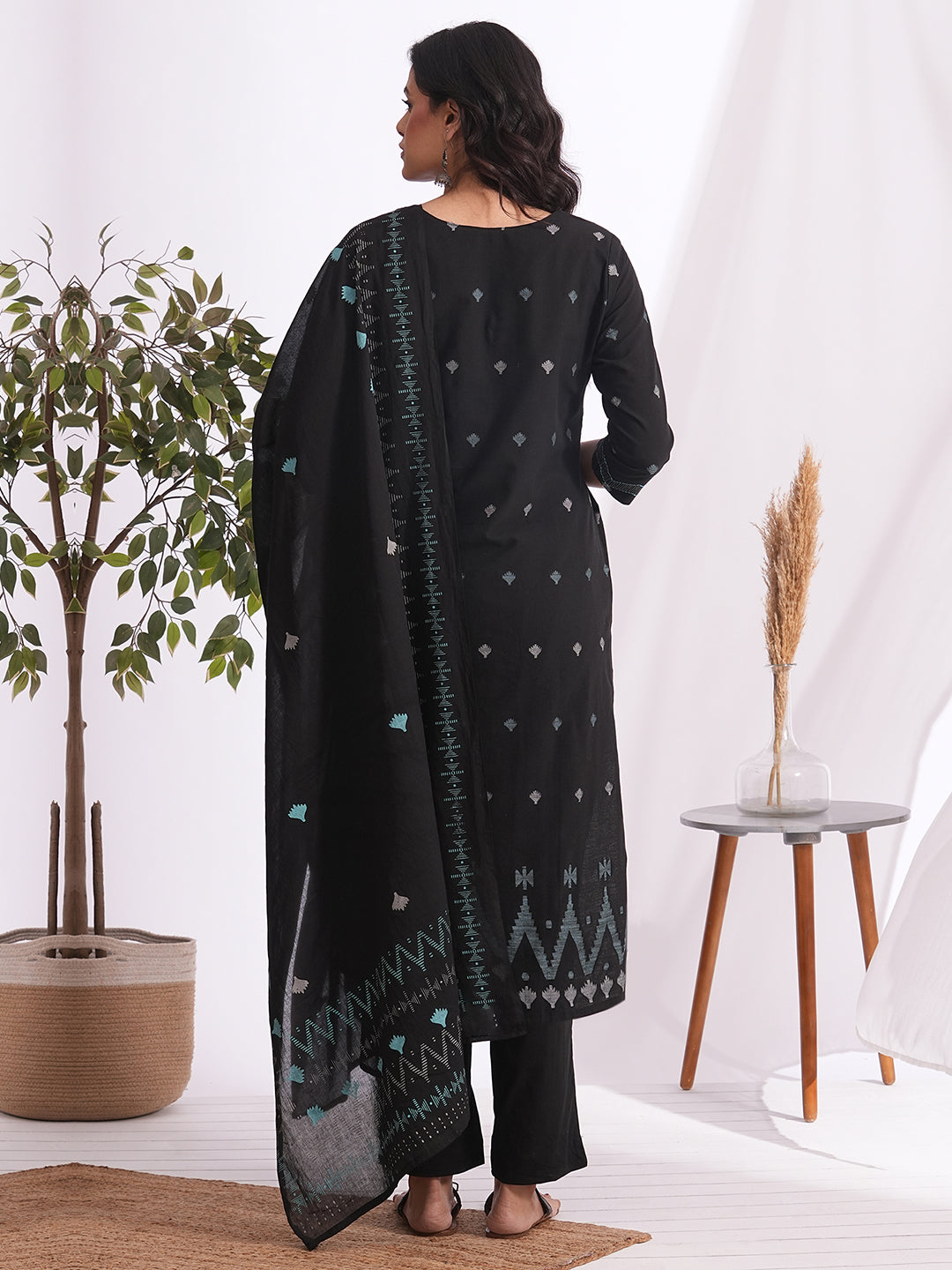 3-piece jamdani suit set is paired with machine embroidered kurta, plain bottom and printed dupatta.