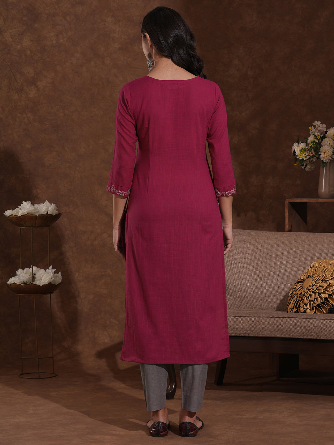 Fuchsia pink straight fit cotton slurb kurta with thread and mirror embroidery.