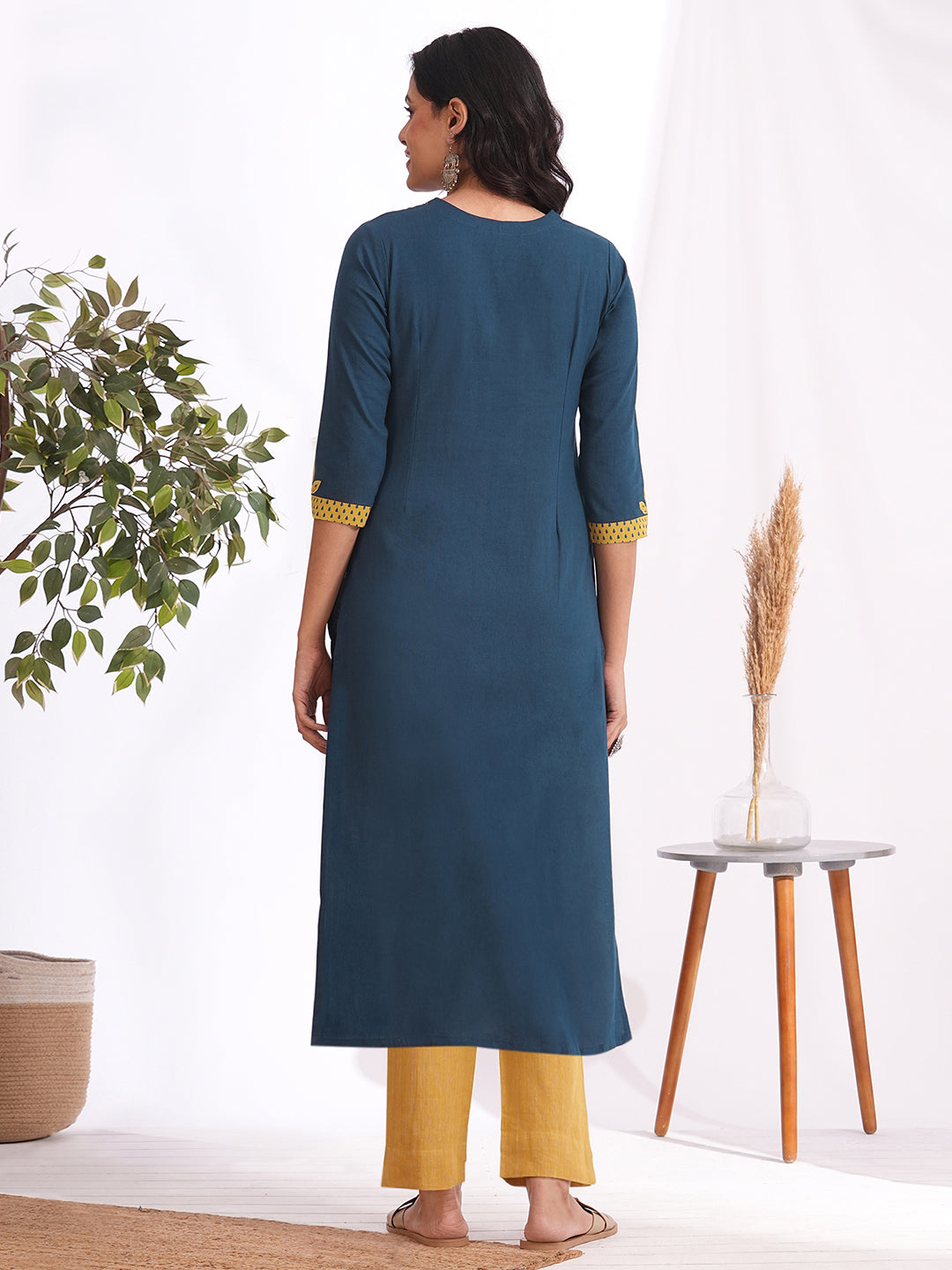 Straight fit kurta with contrast applique on neck and sleeves with contrast trim detailing