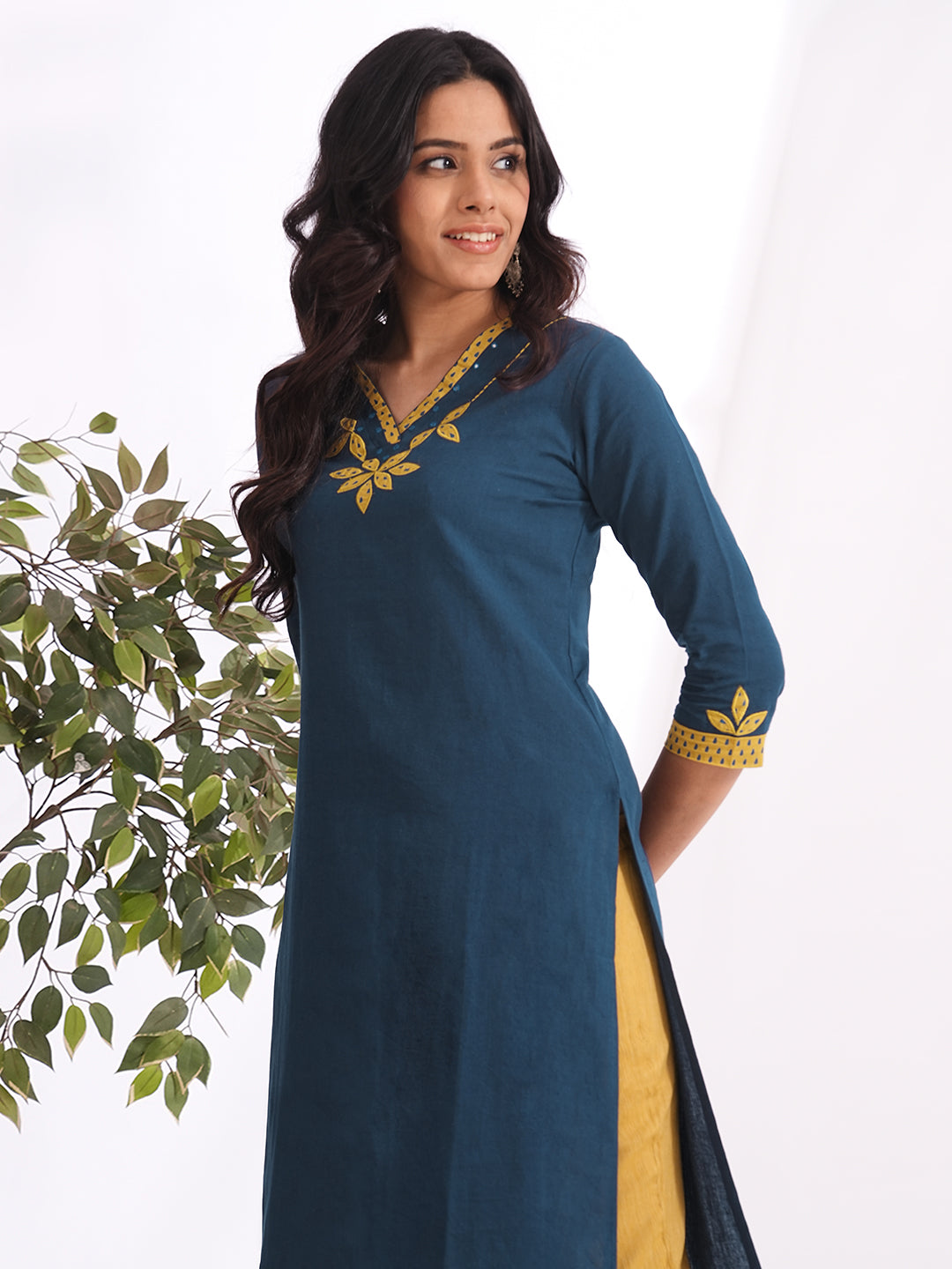 Straight fit kurta with contrast applique on neck and sleeves with contrast trim detailing