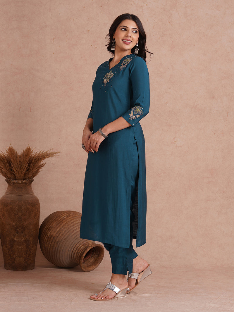 Party Edit- Straight fit kurta with placement embroidery and handwork.