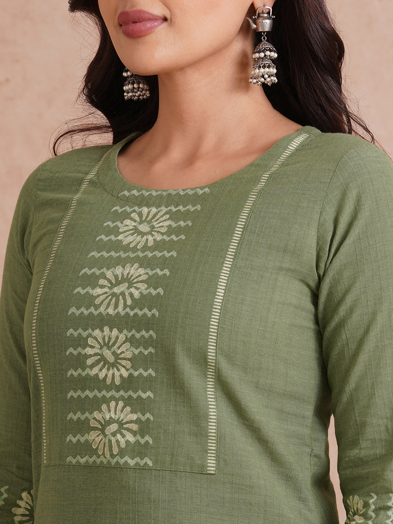 Straight fit kurta with block printed yoke and sleeves.