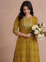 A-line printed kurta with trim fabric yoke and cuff highlighted with block print.