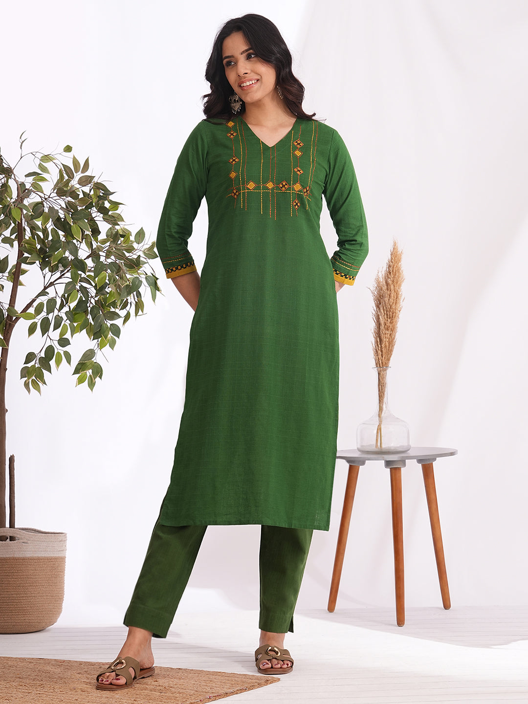 Straight fit woven checks kurta with machine applique and embroidery