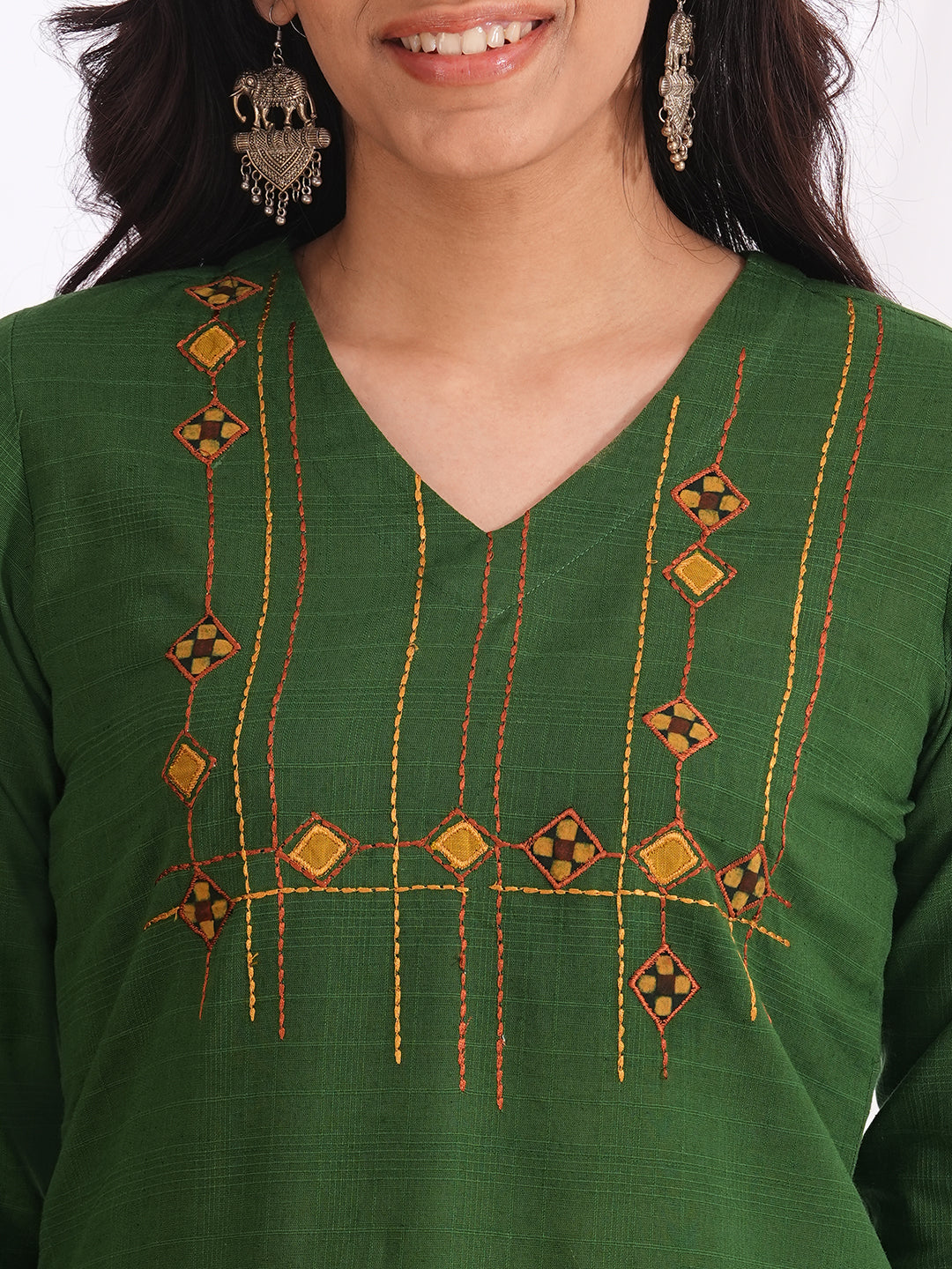 Straight fit woven checks kurta with machine applique and embroidery
