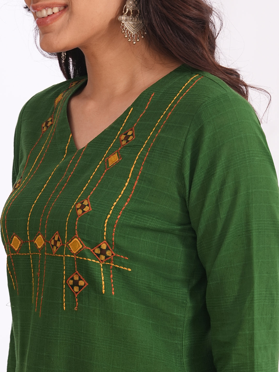 Straight fit woven checks kurta with machine applique and embroidery