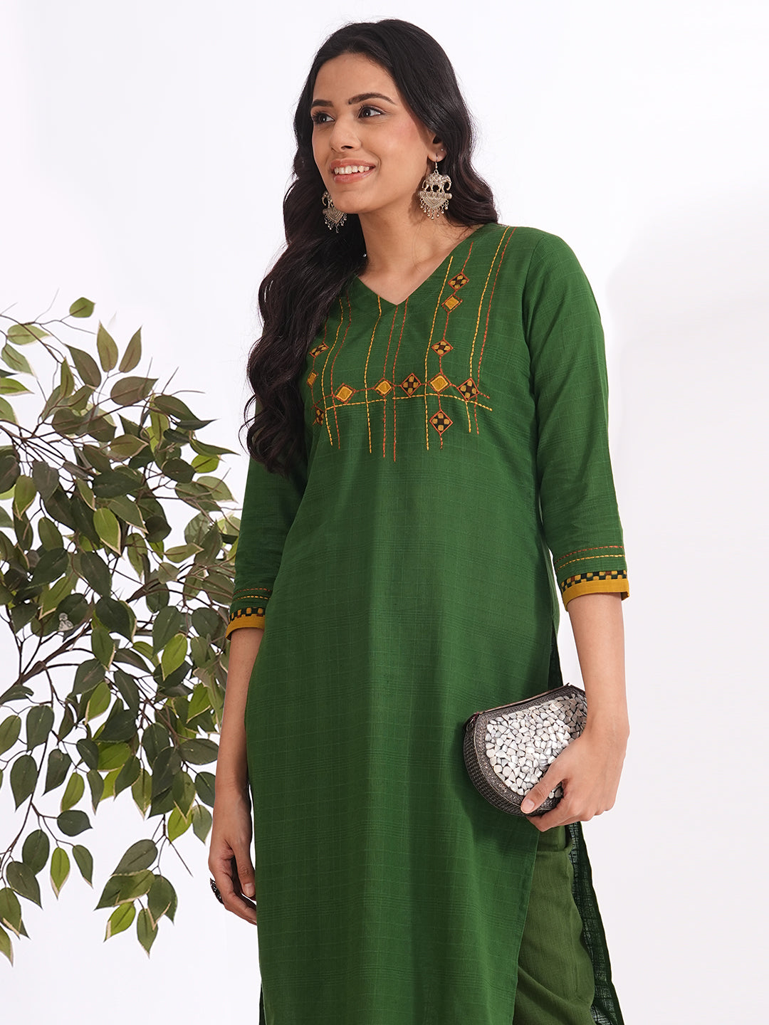 Straight fit woven checks kurta with machine applique and embroidery
