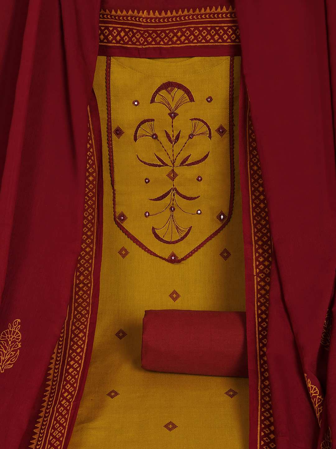 3-piece kurta set featuring a dobby kurta adorned with delicate embroidery and lace detailing.(Yellow)