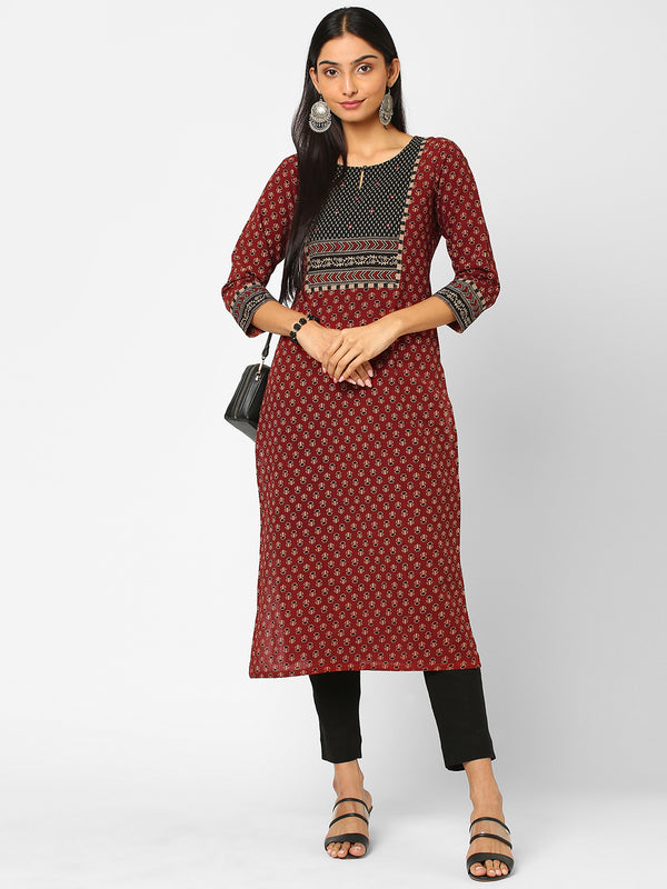 Straight fit cotton printed kurta with yoke and mirror handwork