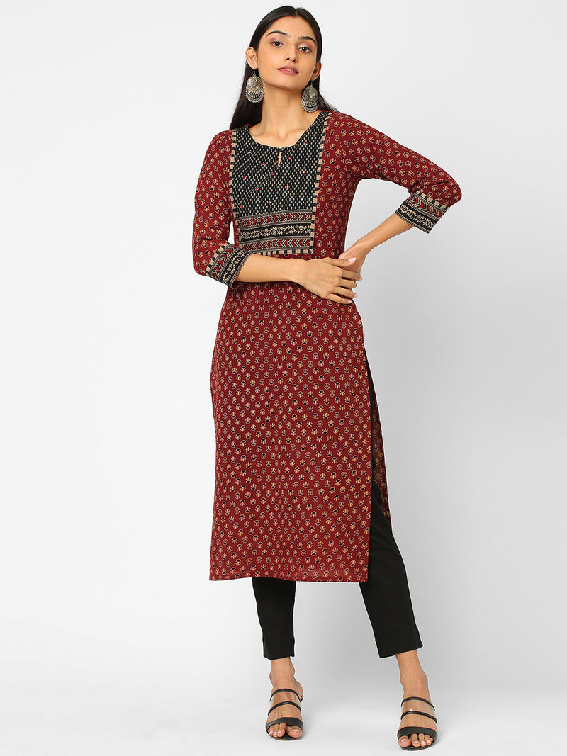 Straight fit cotton printed kurta with yoke and mirror handwork